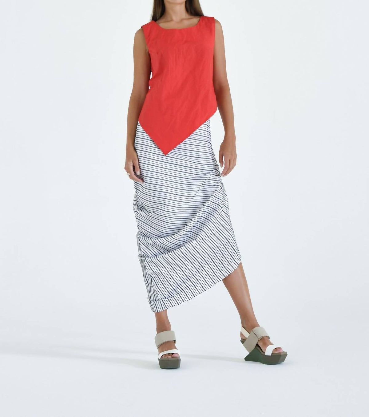Simply Mila - Uneven Hem Tank