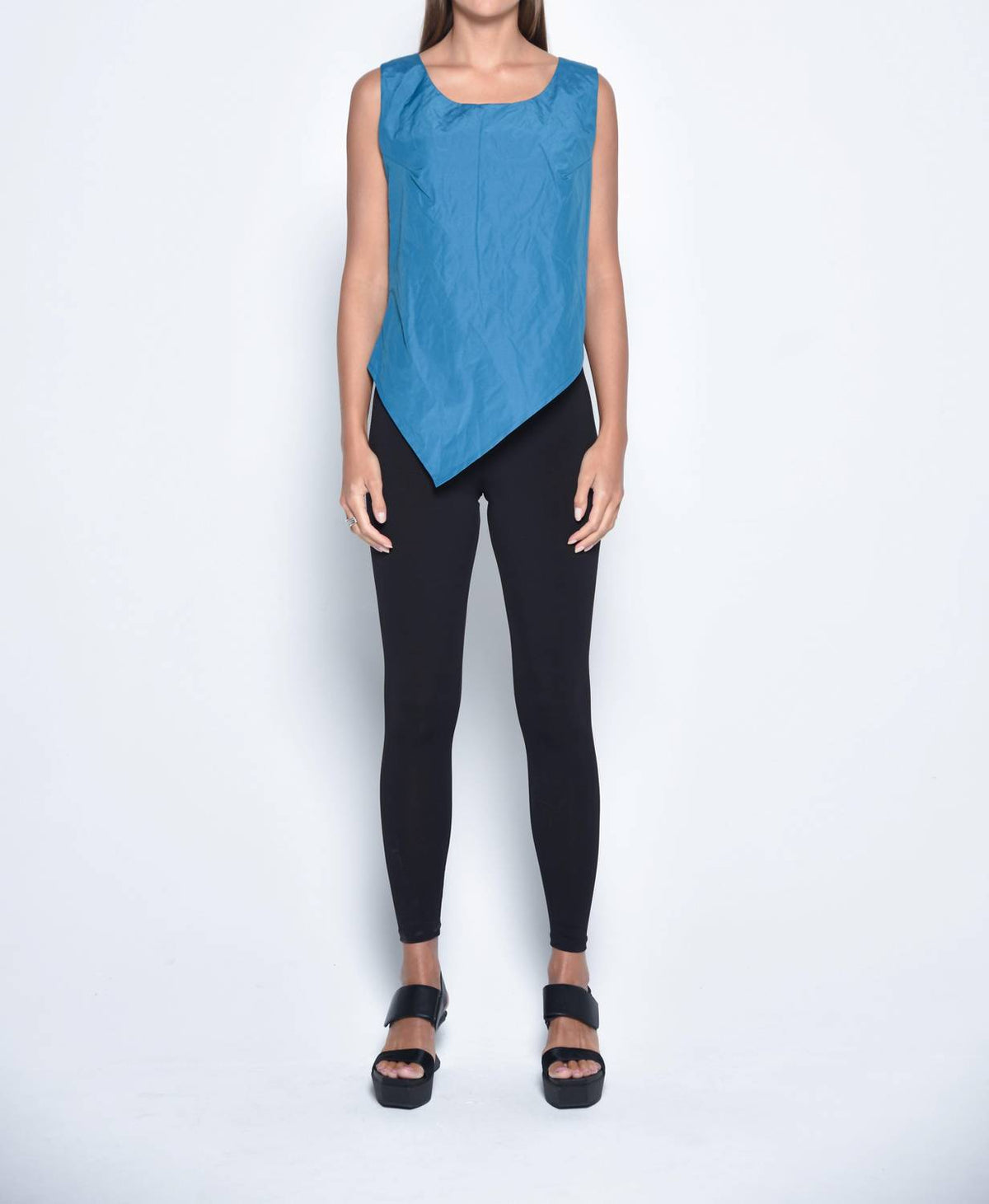 Simply Mila - Uneven Hem Tank