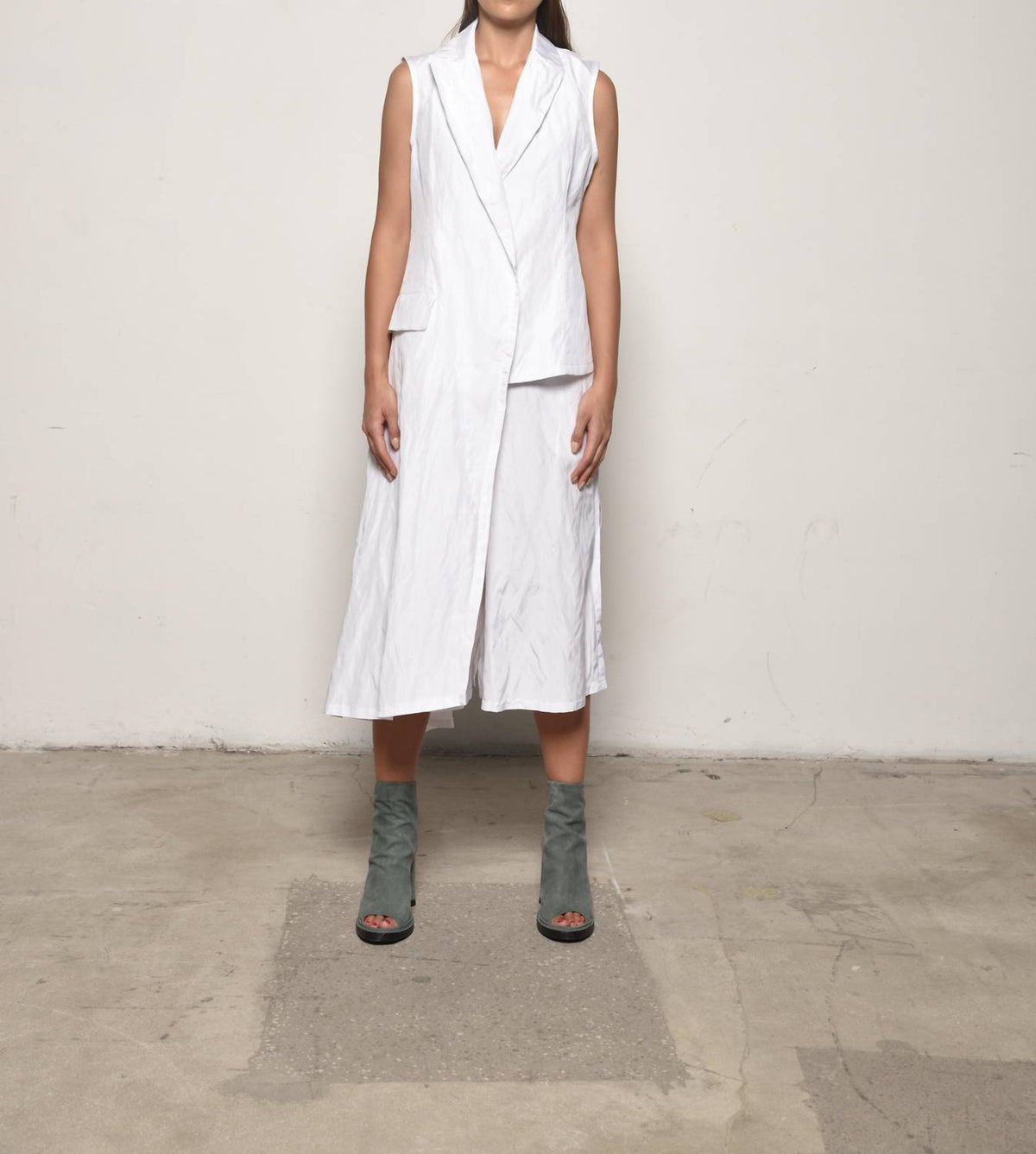 Simply Mila - Uneven Vest