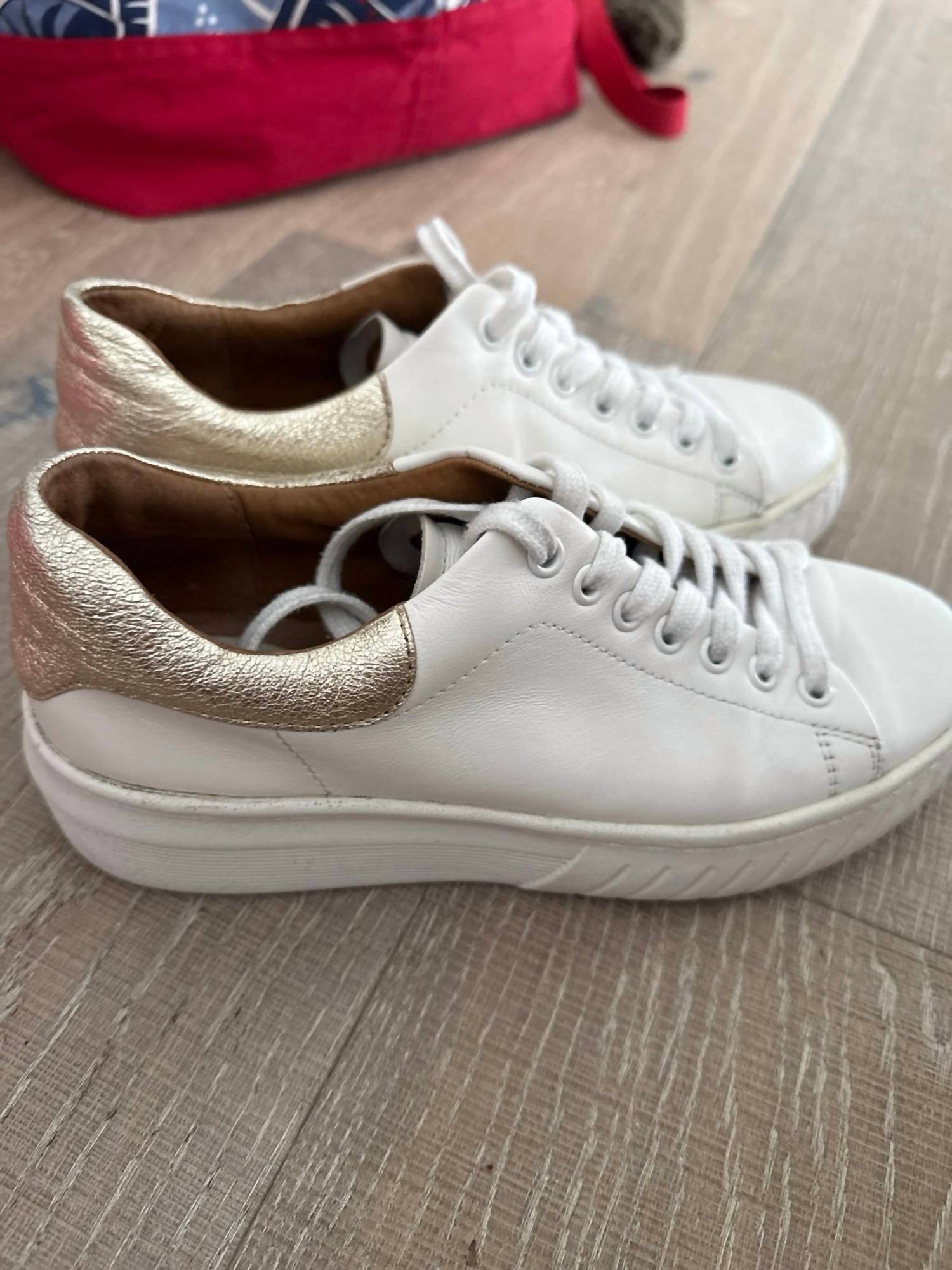 Sofft - Women's Parkyn Sneaker - shoes - sneakers - white