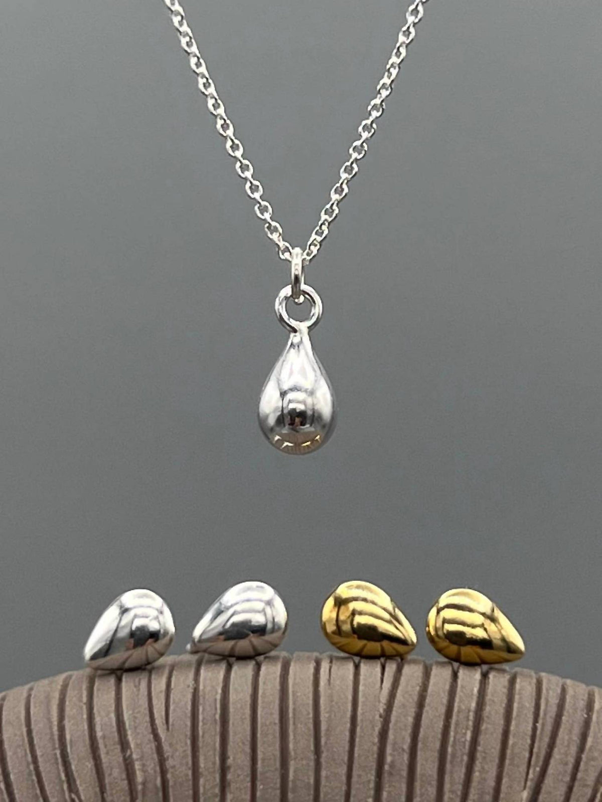 Something Silver - Women's Mini Teardrop Necklace