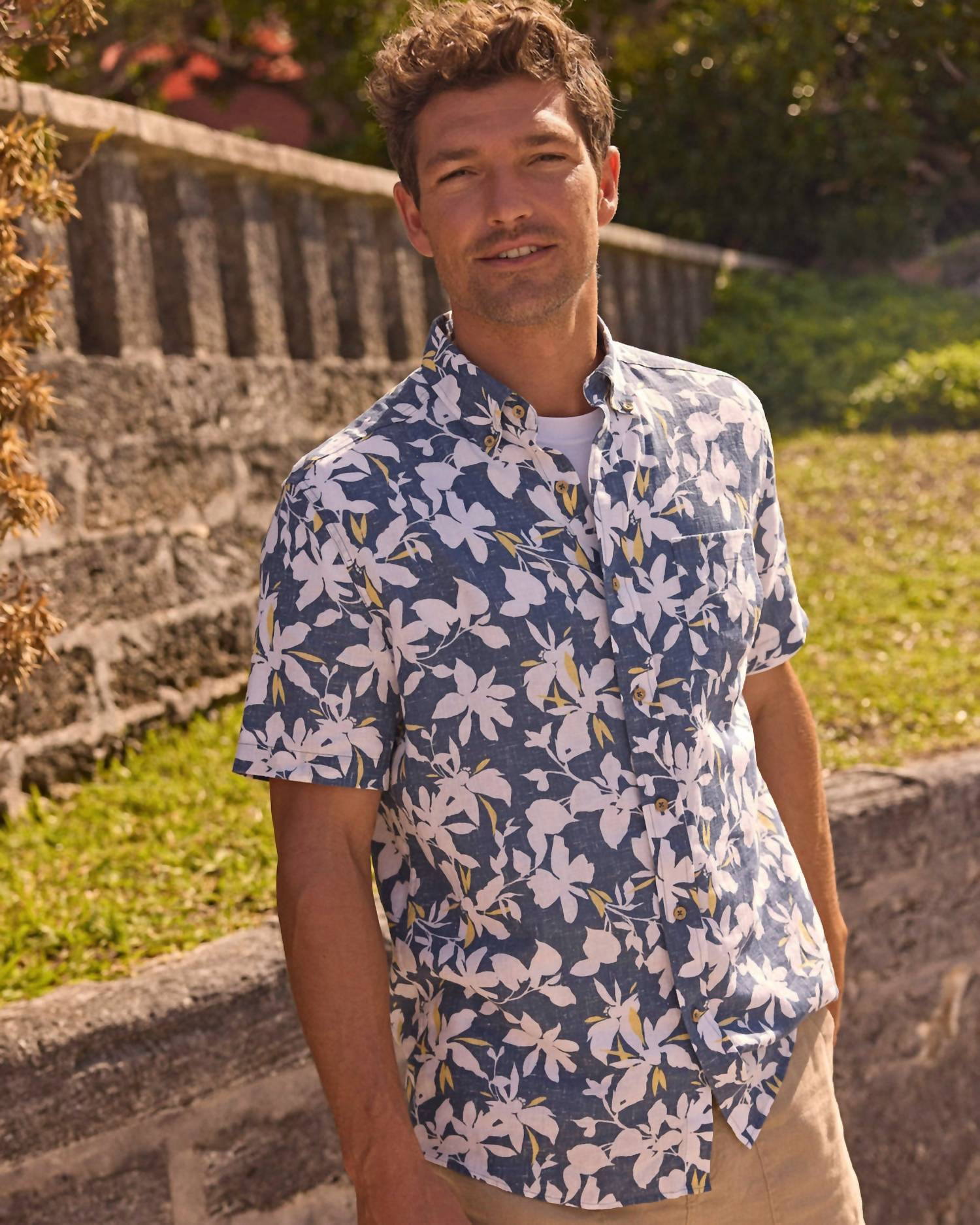 Southern Tide - Blossom Bay Linen Rayon Short Sleeve Sport Shirt - blue - clothing - floral