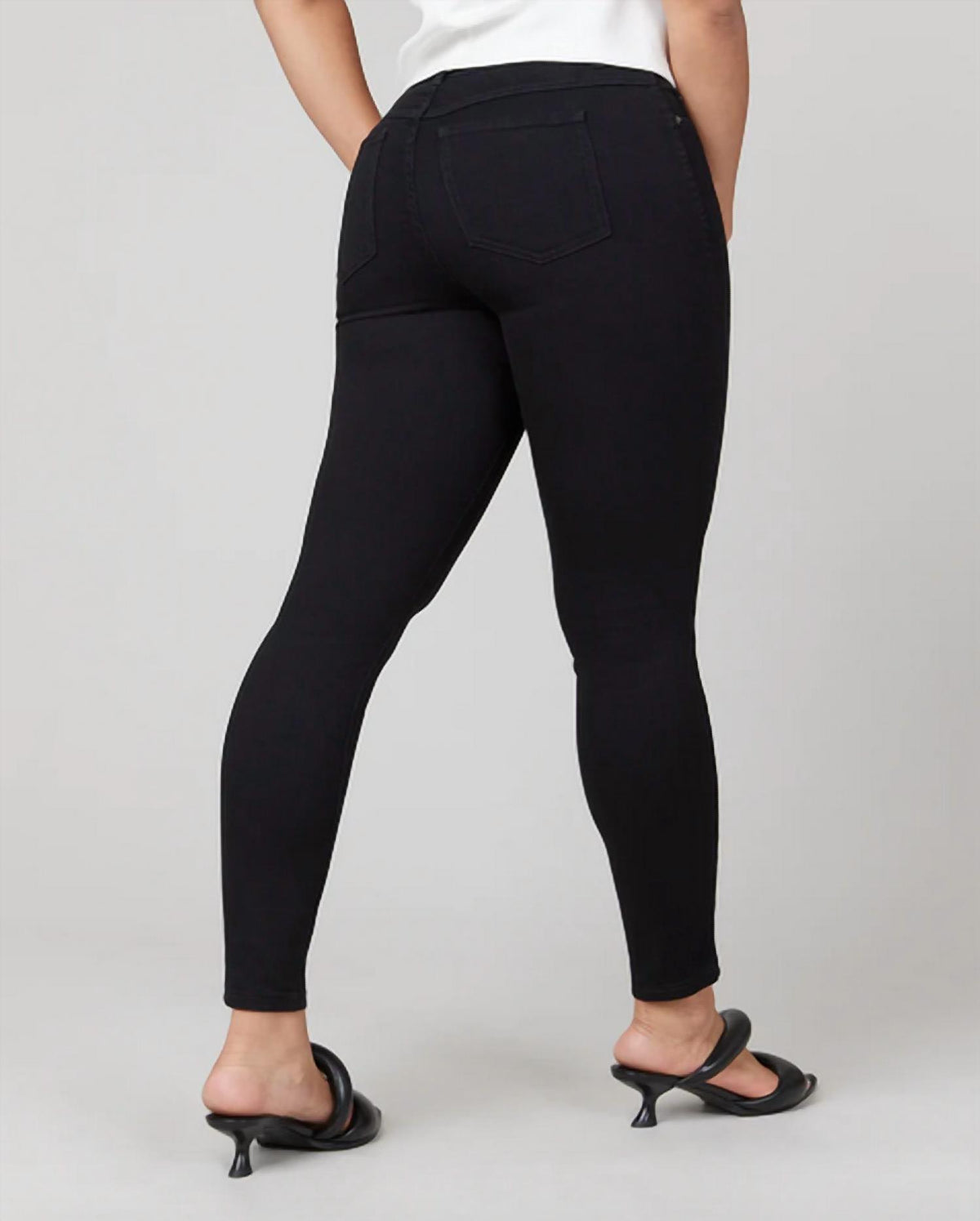 Spanx - Ankle Skinny Jean