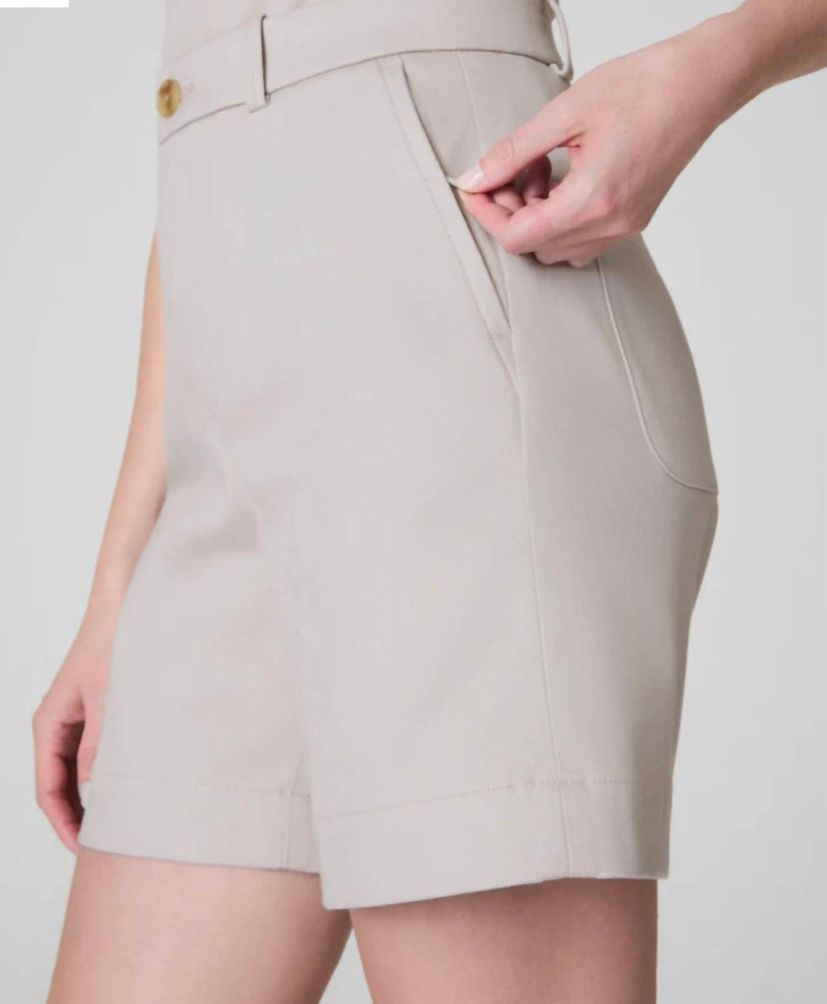 Spanx - stretch twill short 7 in