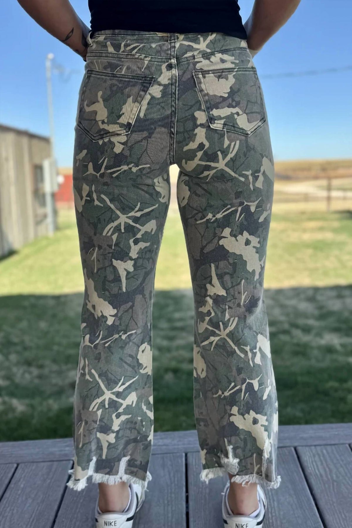 Sterling Kreek - Distressed Crop Jeans
