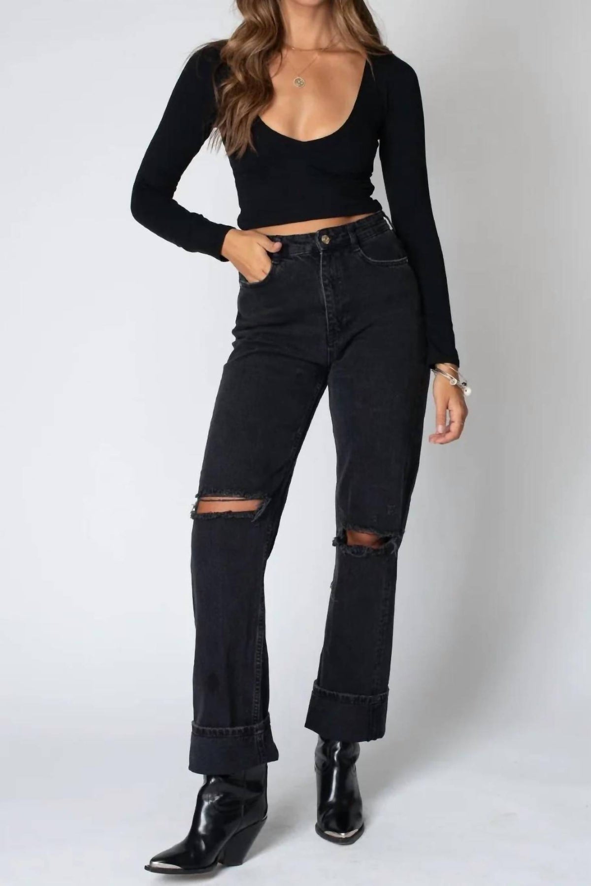 Stillwater - V Neck Long Sleeve Crop Top