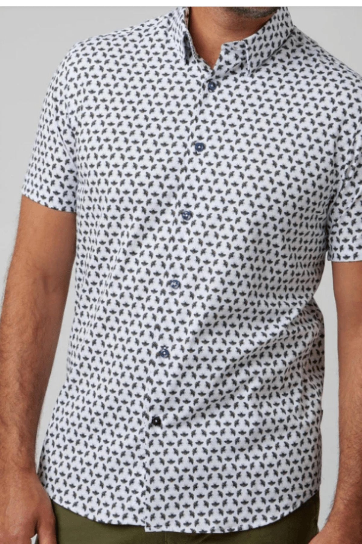 Stone Rose - Printed Bees Short Sleeve Button Down Shirt