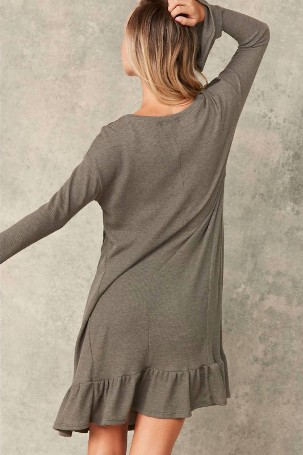 Sugarfox - Two-tone Ruffle Hem Knit Dress