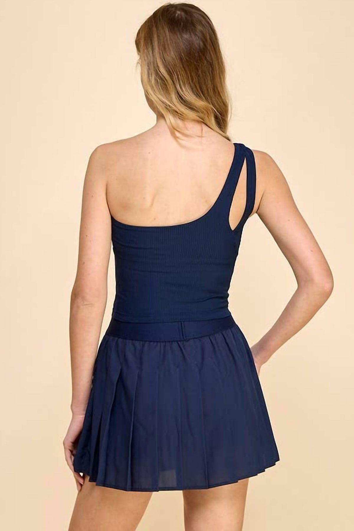 Tcec - Asymmetrical Keyhole Detail Athleisure Top