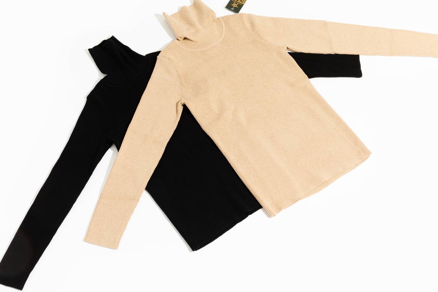 The Athletic Side Of Us - Women's Osa’s Turtle Neck Sweater - black - clothing - cowl