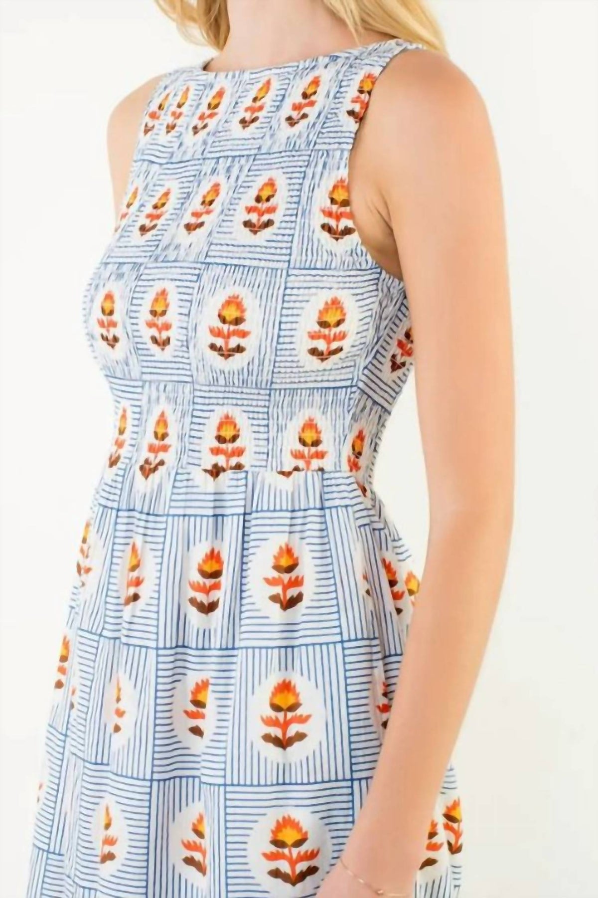Thml - Sleeveless Smocked Pattern Midi Dress