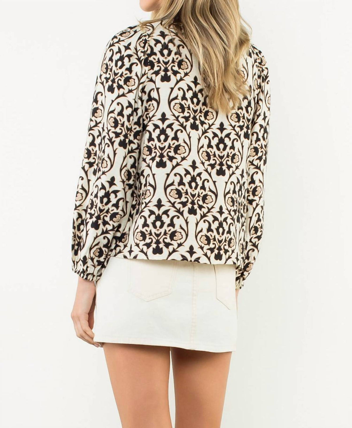 Thml - STRIKING ORNAMENTAL PRINT V-NECK TOP