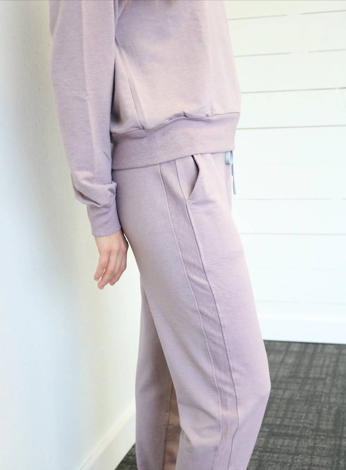 Thrive Societe - Rib Trim Sweatpants