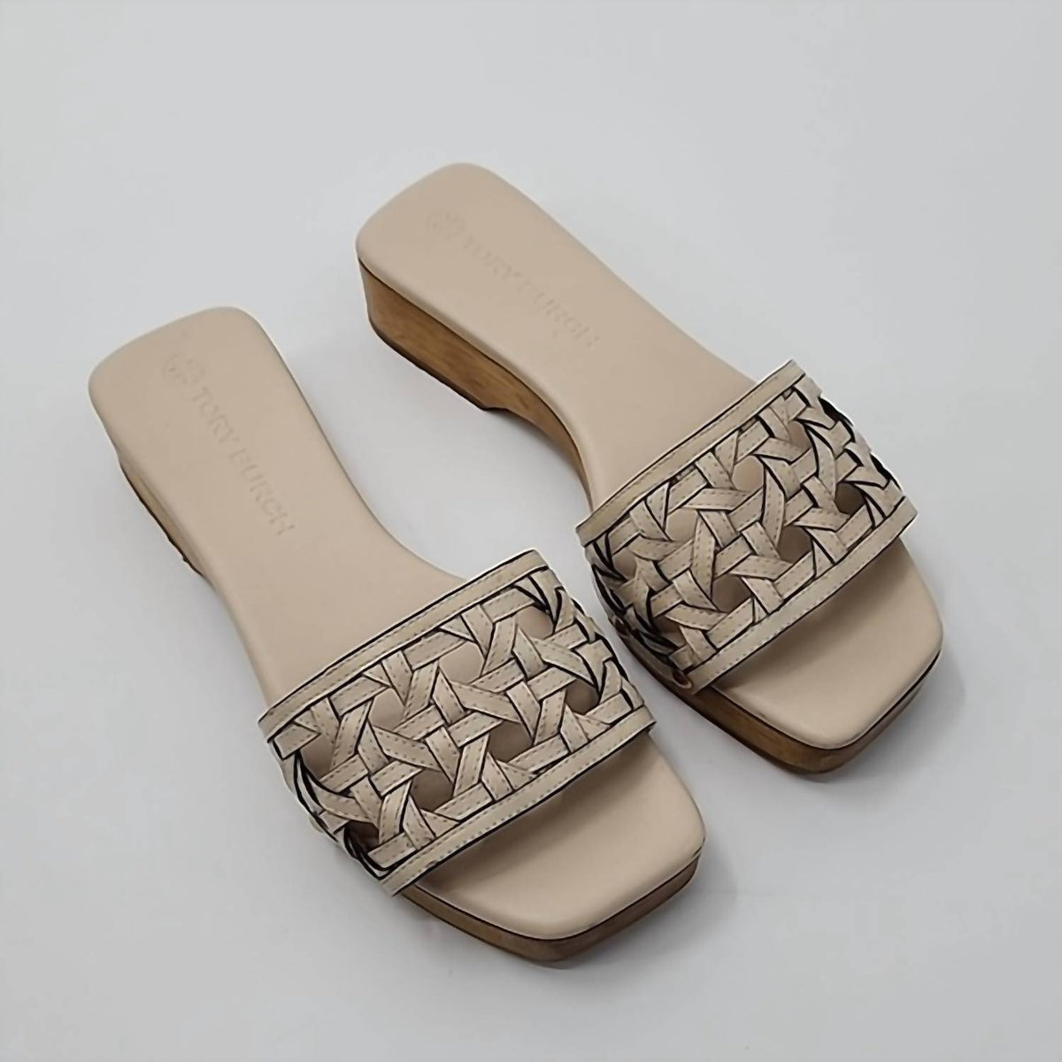 Basketweave Clog