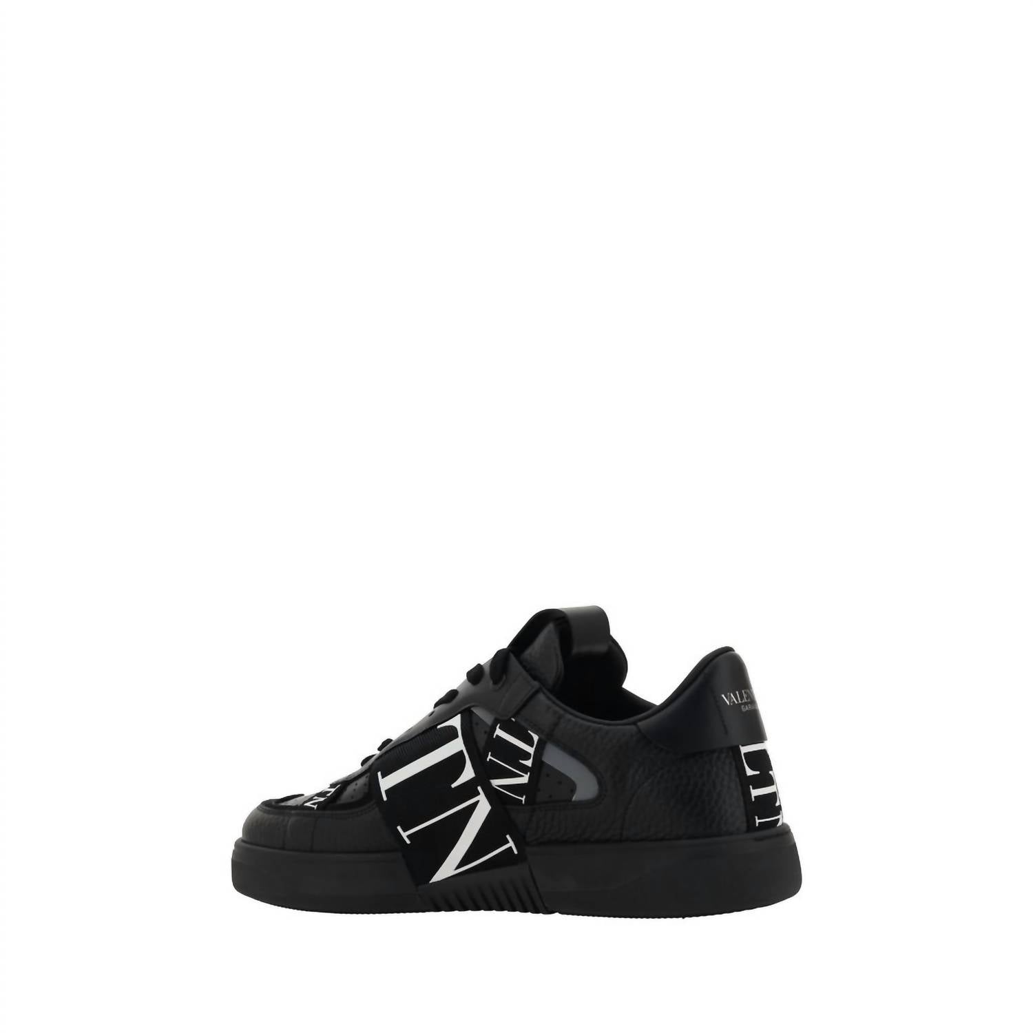 Valentino Garavani - Men's Vl7n Sneakers - black - leather - shoes