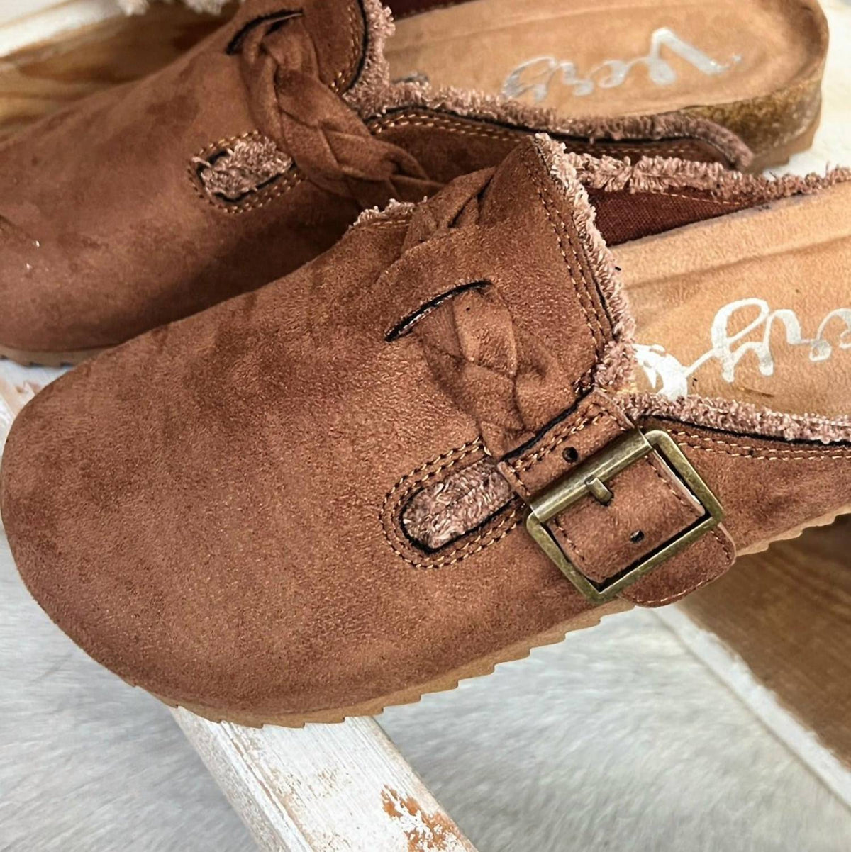 Very G - Women's Iris Braided Clogs