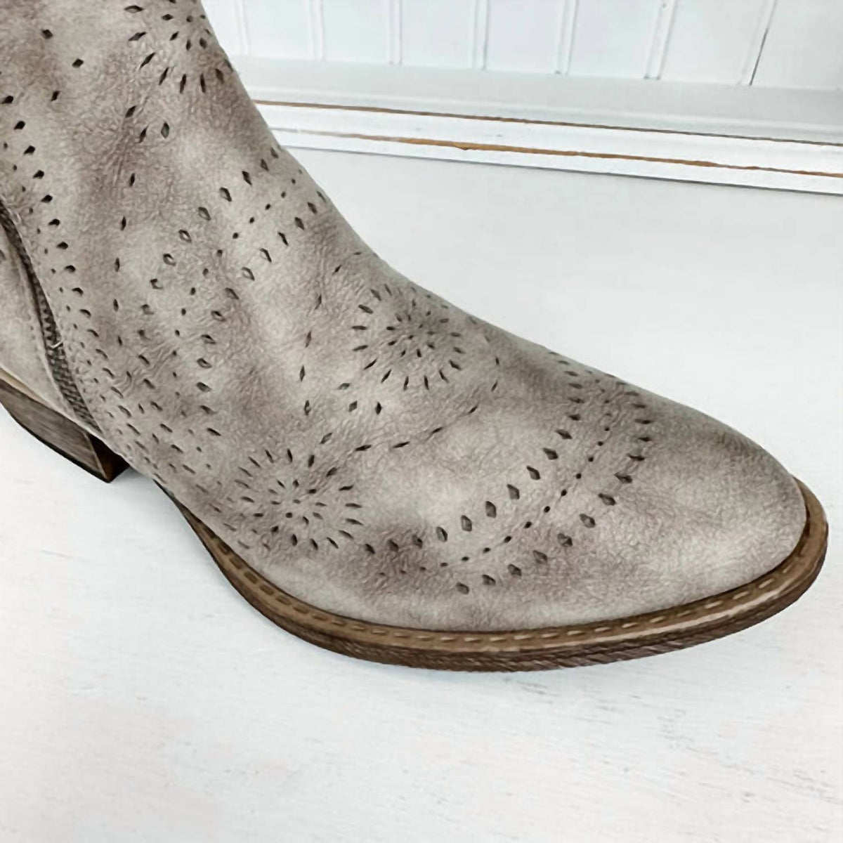 Very G - Women's Lisette Bootie