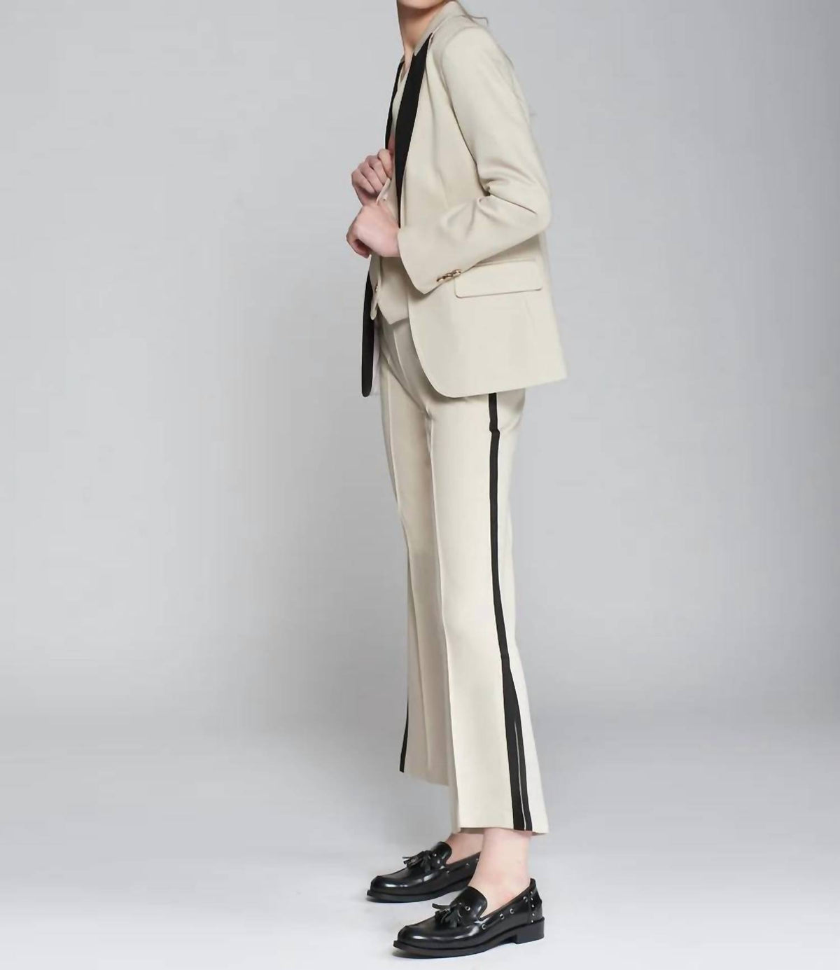 Vilagallo - Contrast Lapel Heather Jacket