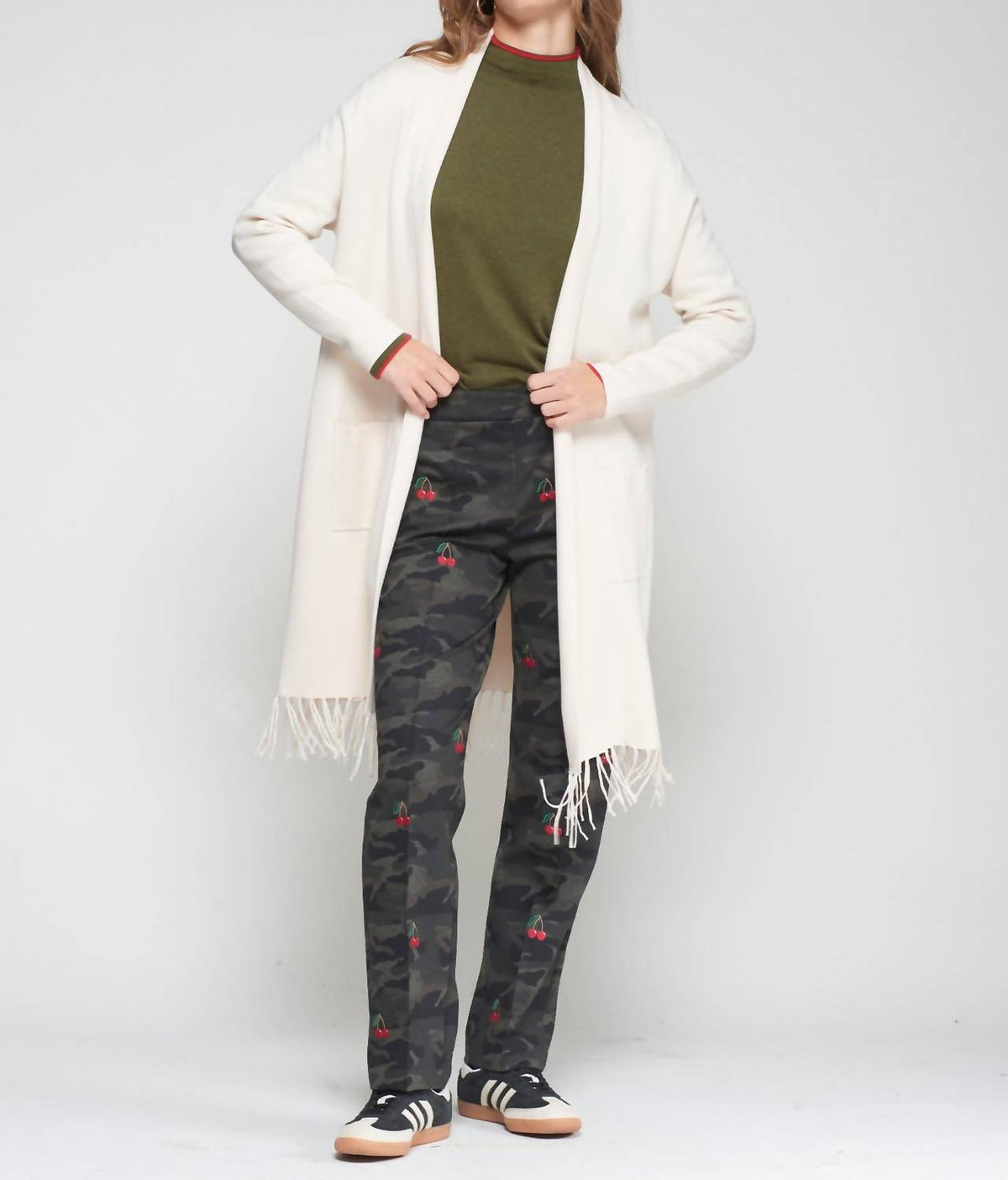 Vilagallo - Eye-catching Back Embellishment Cardigan
