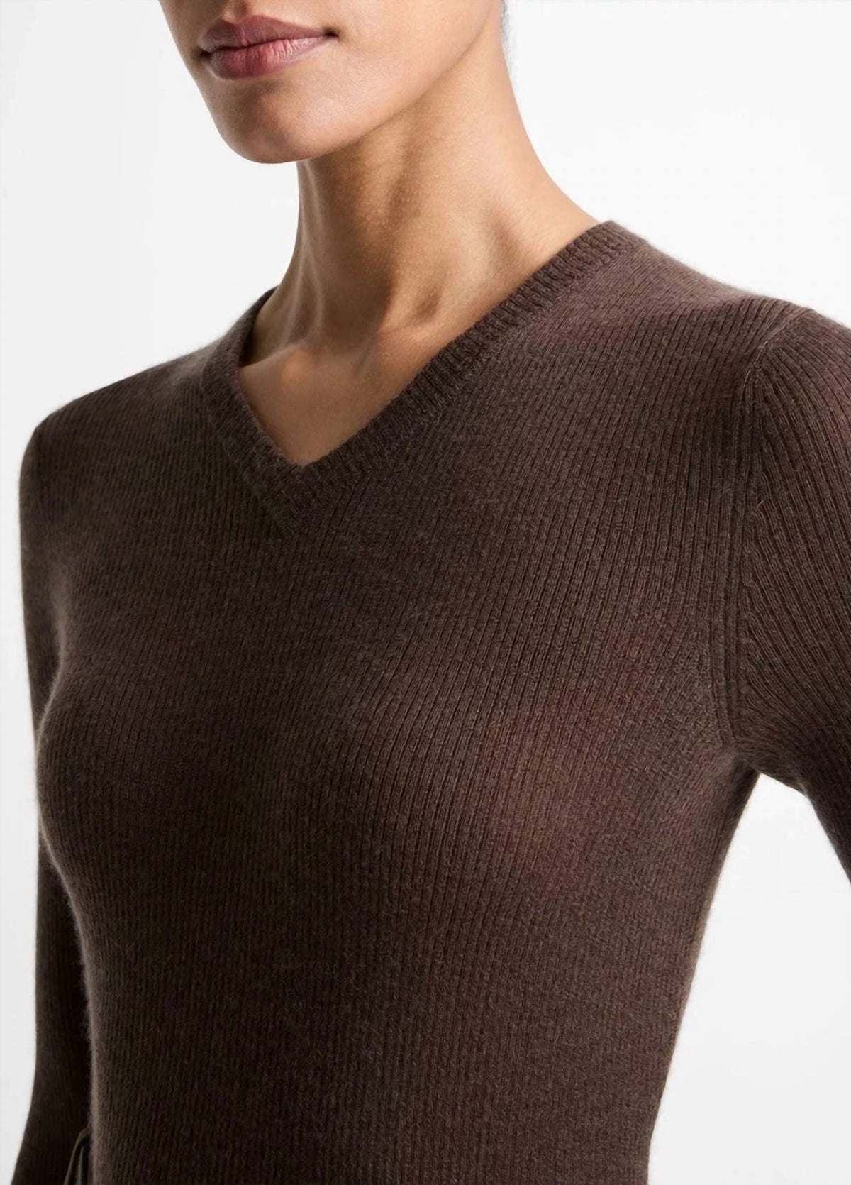 Vince - HIGH V-NECK TOP