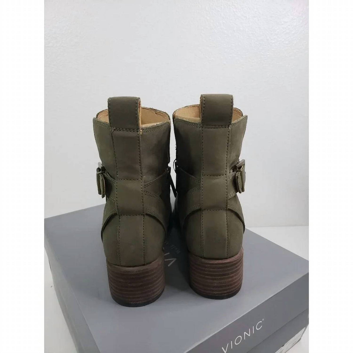 Vionic - WOMEN'S SIENNA WATERPROOF NUBUCK BOOTIE