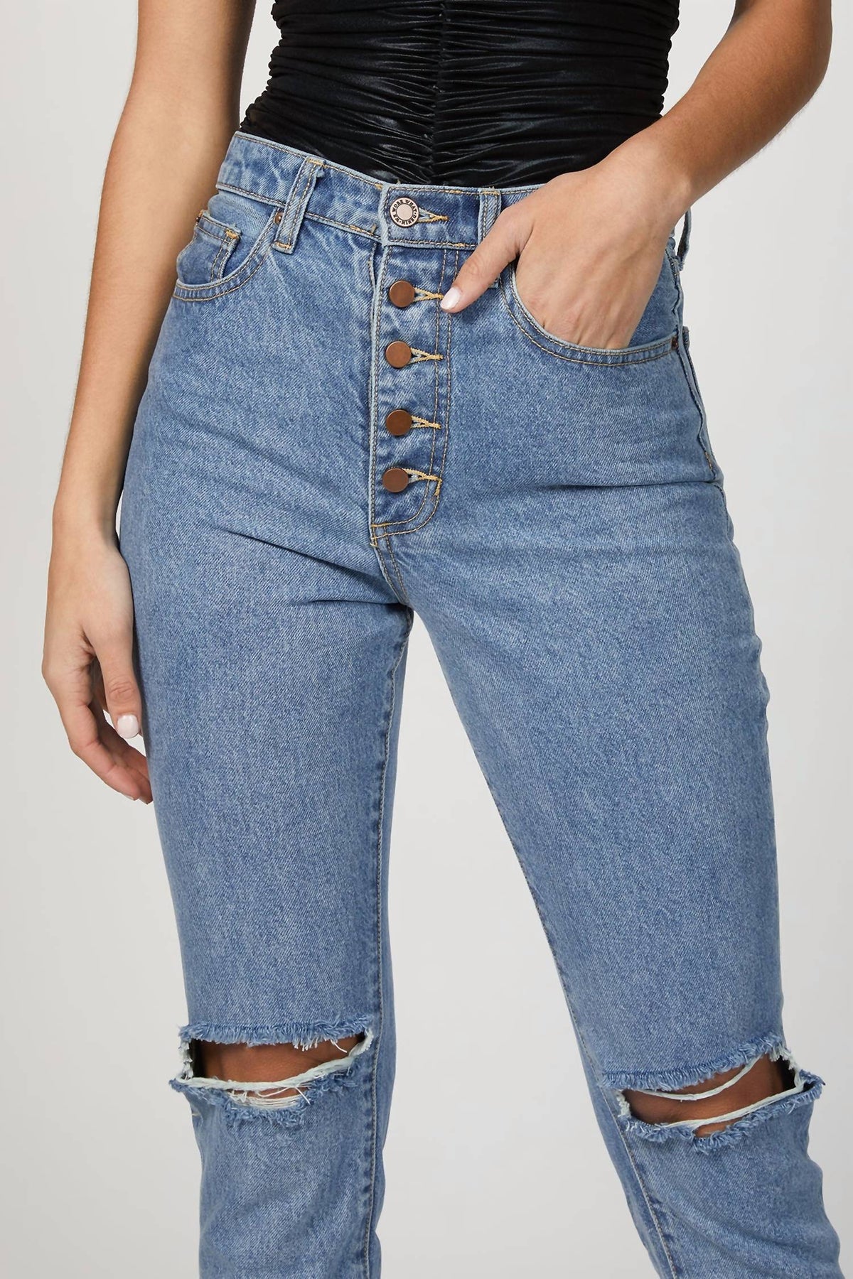 THE DISTRESSED DANIELLE JEAN