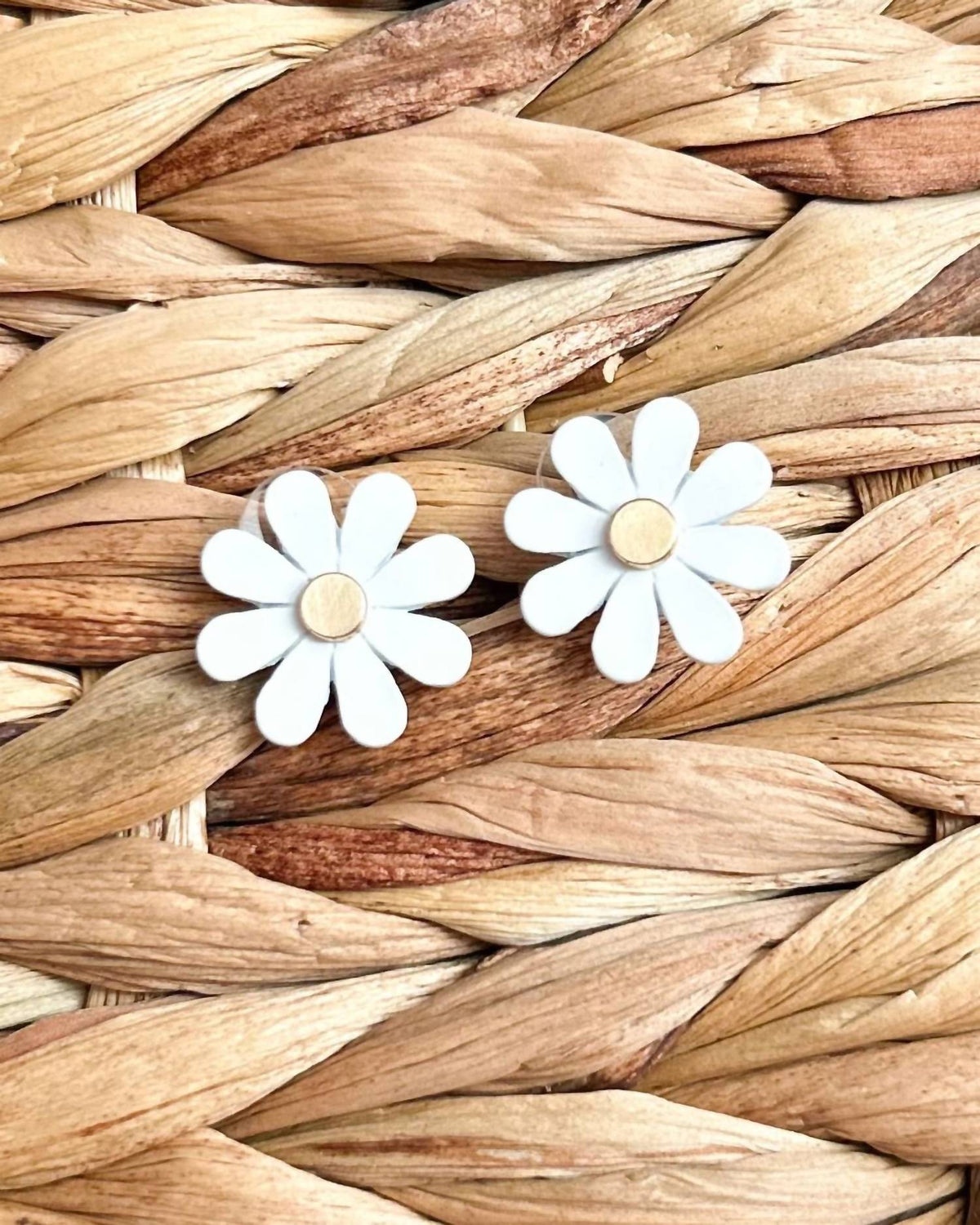White Label - Women's Spring Daisy Floral Studs Earrings