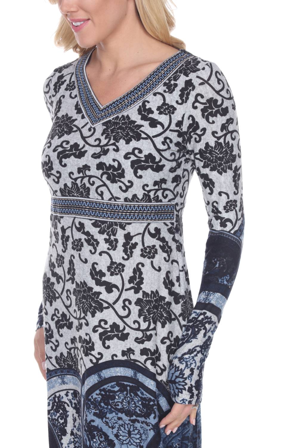 White Mark - Naarah Embroidered Sweater Dress