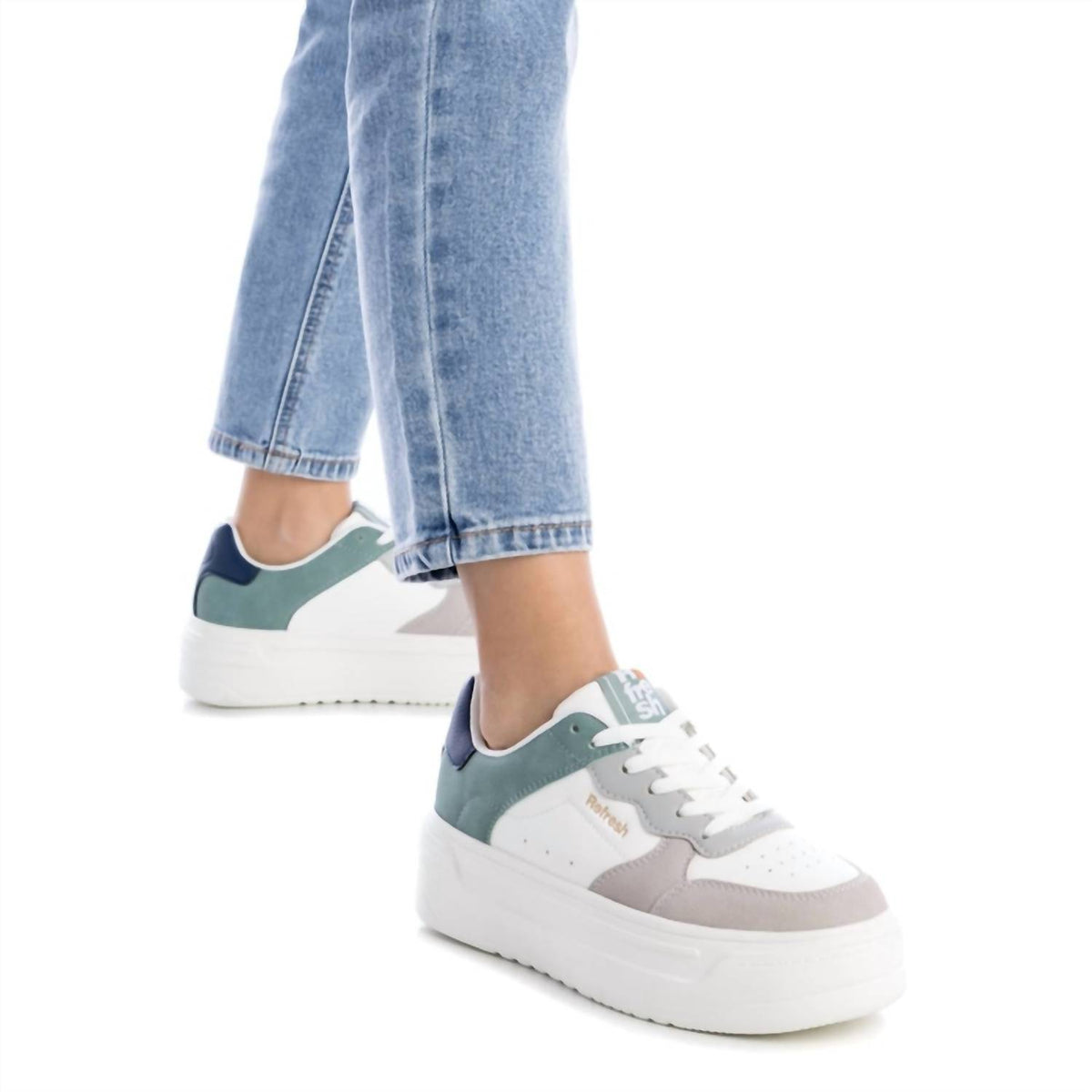 Xti - Women's Adjustable Lace Sneakers