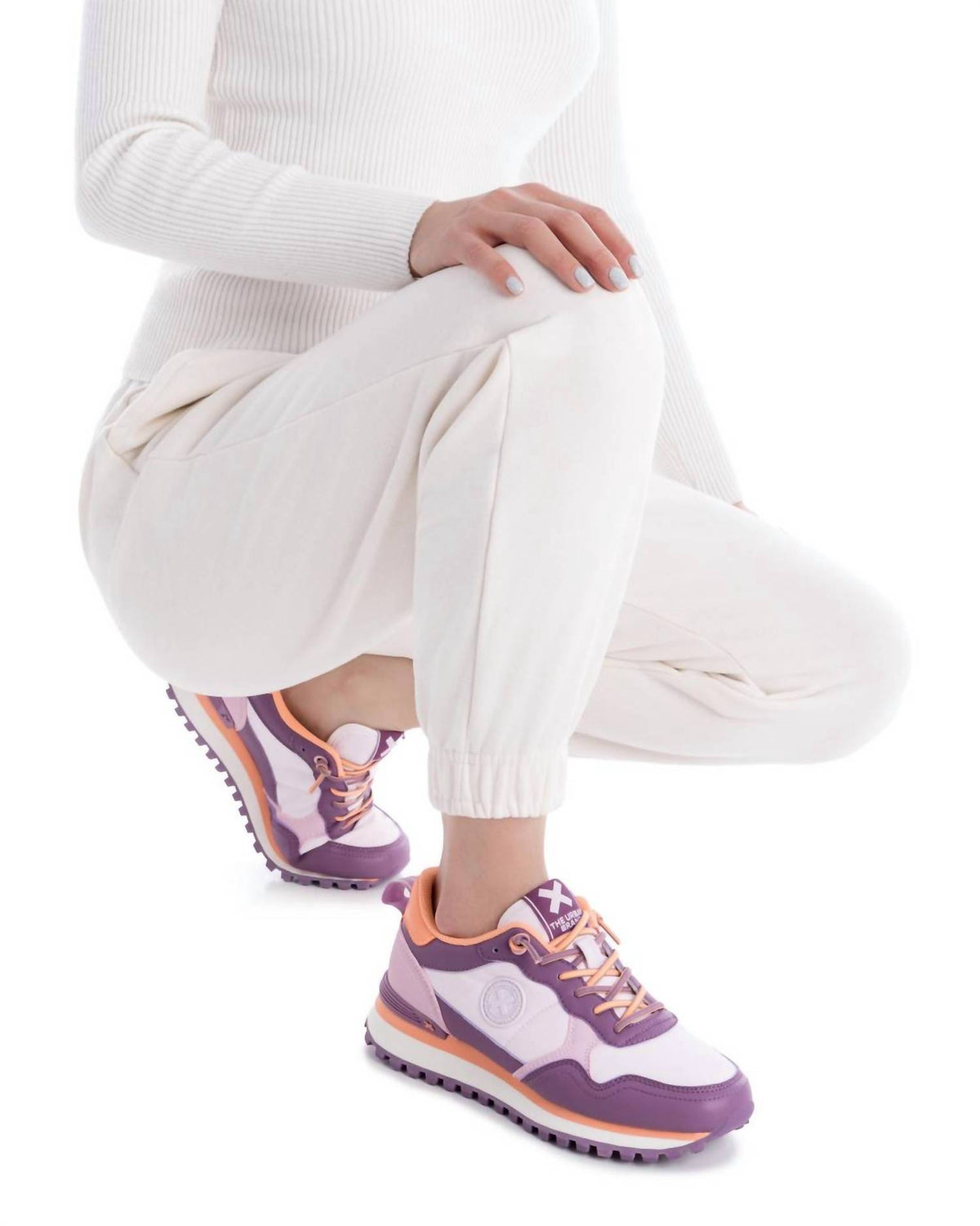 Xti - Women's 144156 Round Toe Sneakers