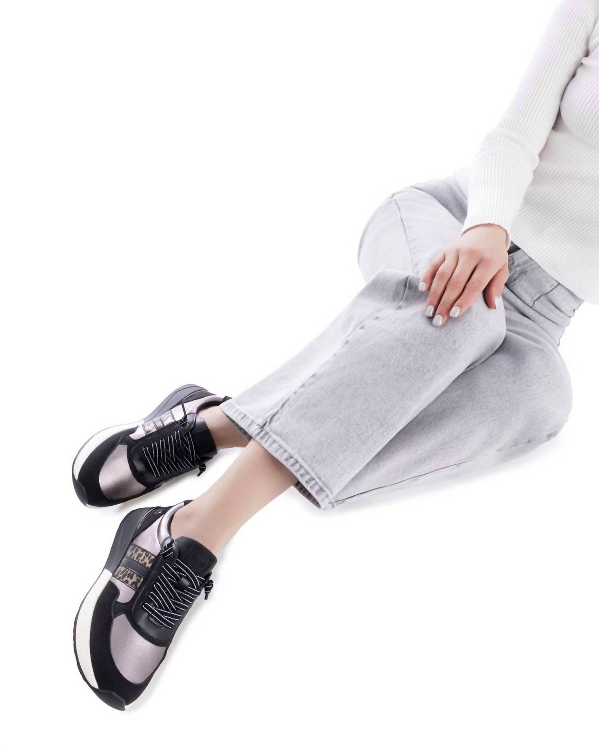 Xti - Women’s Round Toe 144672 Sneakers